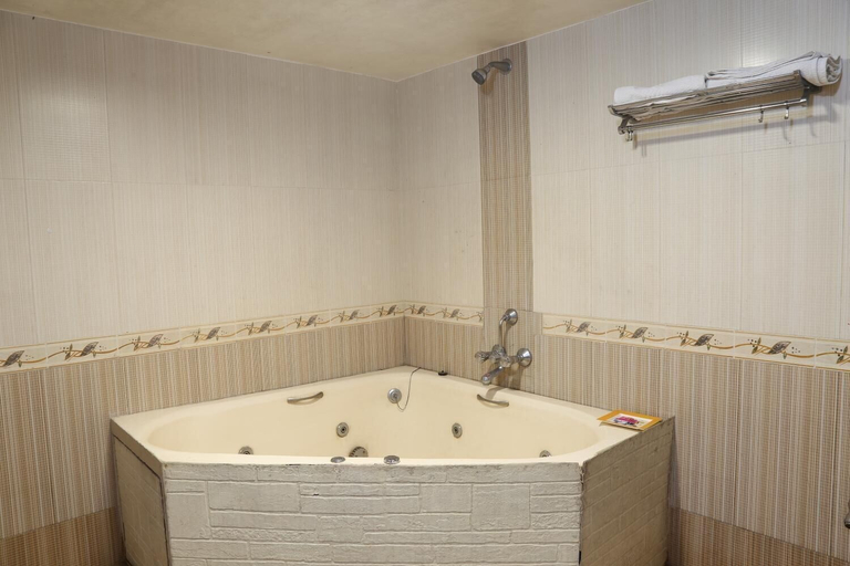 Bathroom 4, Hotel Beach Classic, Palghar