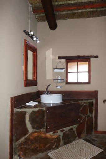 Bathroom 4, Boskoppie Lion & Tiger Reserve, Fezile Dabi