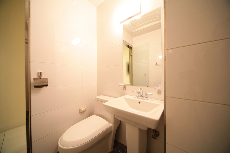 Bathroom 4, A Hotel Iksan, Iksan