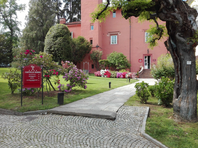 Exterior & Views 2, Castello Rosso, Cuneo