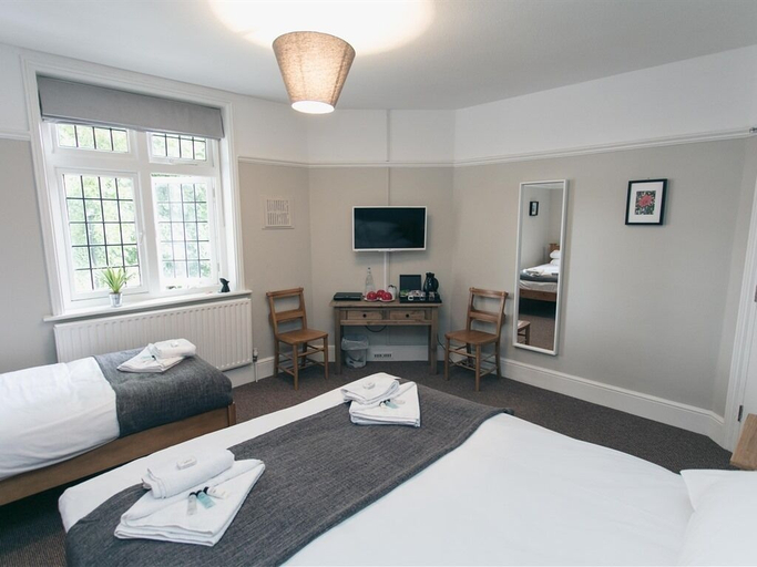 Bedroom 3, The Green W7, London