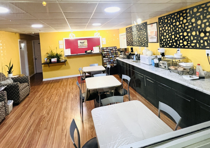 Food & Drinks 5, Econo Lodge Fort Knox, Hardin