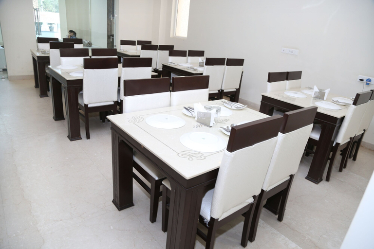 Food & Drinks, Qcent Gurgaon by Pacific Inn, Gurgaon