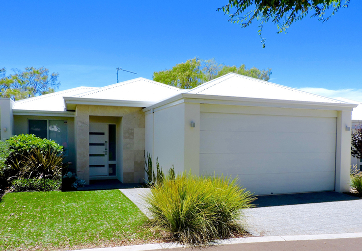 Contemporary Cove, Busselton
