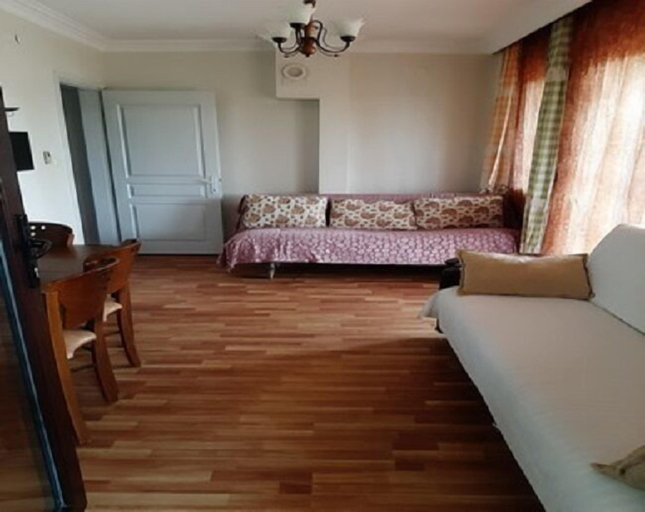 Bedroom 2, Moonhouse Apartments, Ula