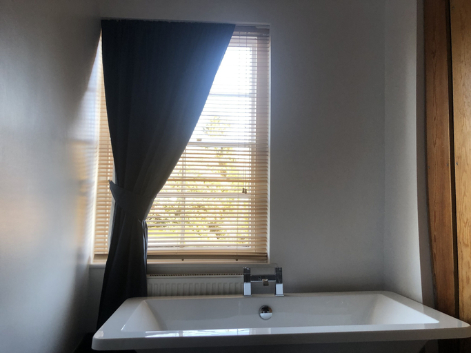 Bathroom 3, The Mug House Inn & Restaurant, Worcestershire