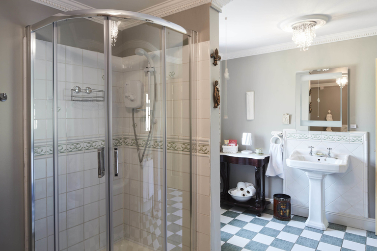 Bathroom 4, Brookvale Bed & Breakfast