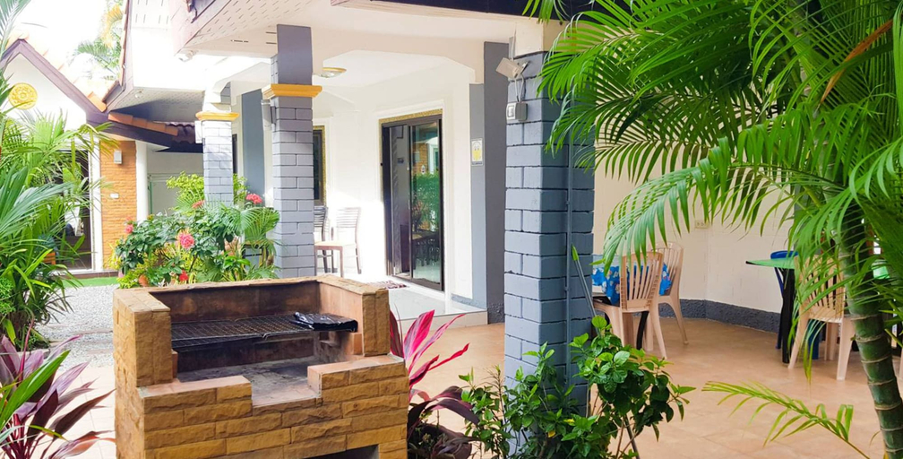 Exterior & Views 2, Corner Villa - Pattaya holiday House Walking Street, Pattaya