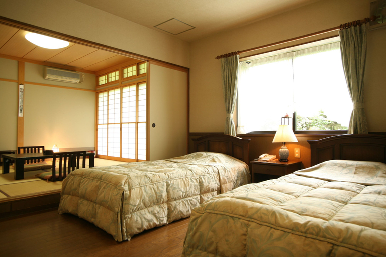 Bedroom 2, Kutsuroginoya Yuu, Takayama