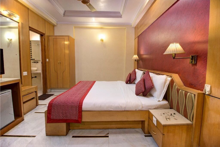 Bedroom 3, Hotel Singh International, Delhi