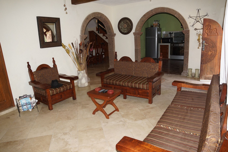 Others 5, Colonial Style House, Allende