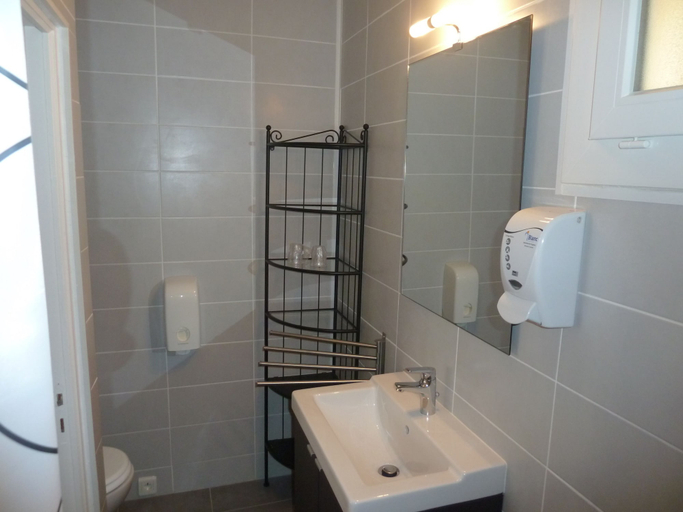 Bathroom 5, Hotel Vila, Hérault