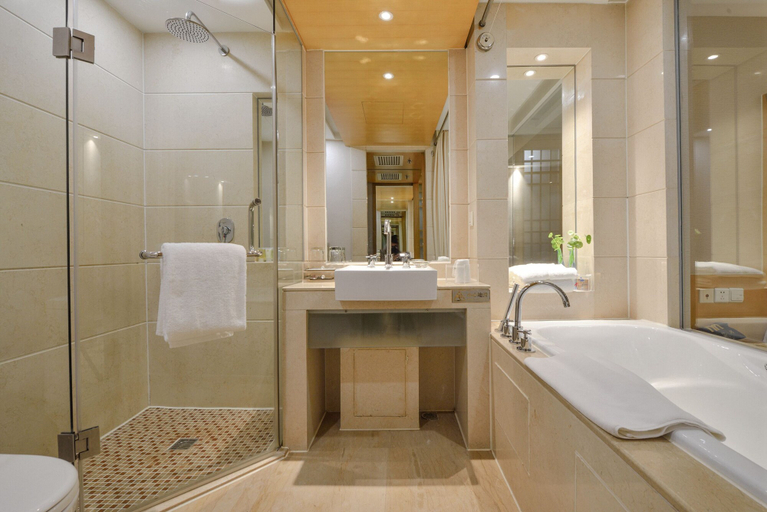 Bathroom 4, Bayshore Hotel Dalian, Dalian