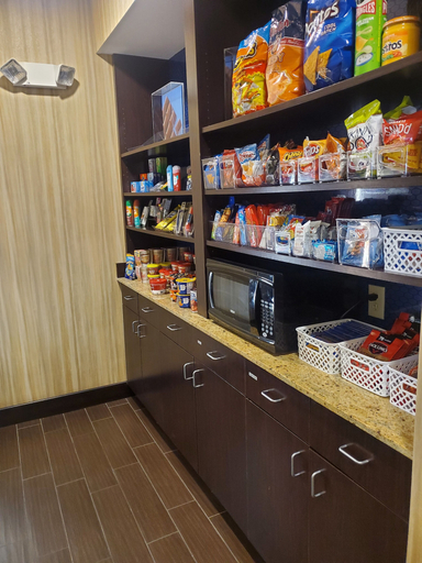 Food & Drinks 5, Hampton Inn & Suites Jamestown, ND, Stutsman
