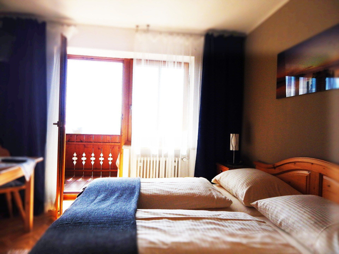 Bedroom 2, Berggasthof Hotel Weingarten, Rosenheim