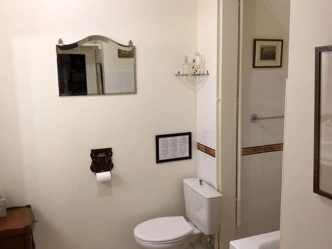 Bathroom 5, Domaine de Bort, Haute-Vienne