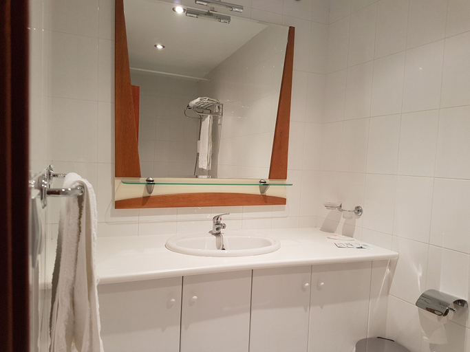 Bathroom 4, Hostal Restaurante La Charola, León