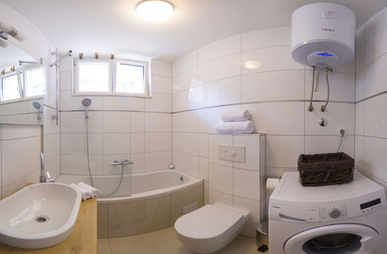 Bathroom, Royal Residence Chica Cure, Split