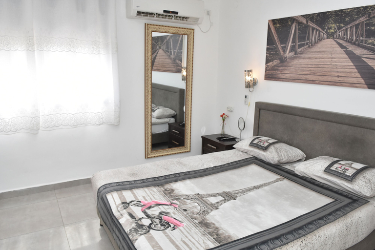 Others 5, Sweet Dreams Apartment