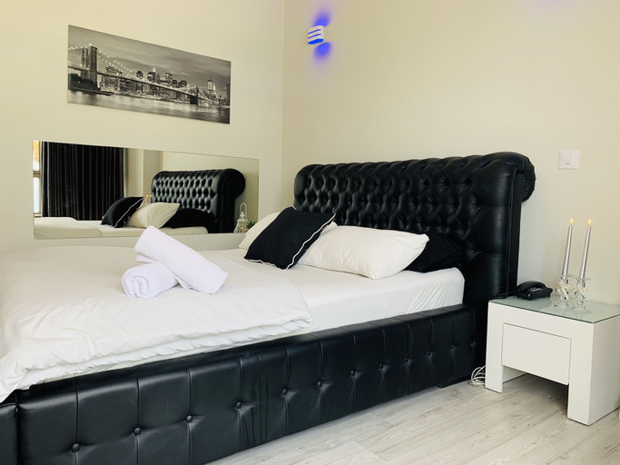 Bedroom 4, Spat Beach