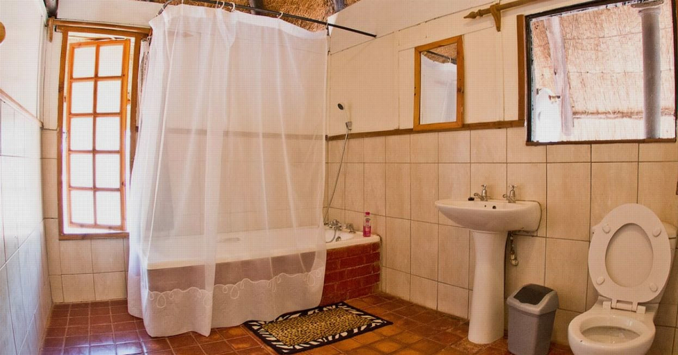 Bathroom, Jafuta Lodge, Hwange