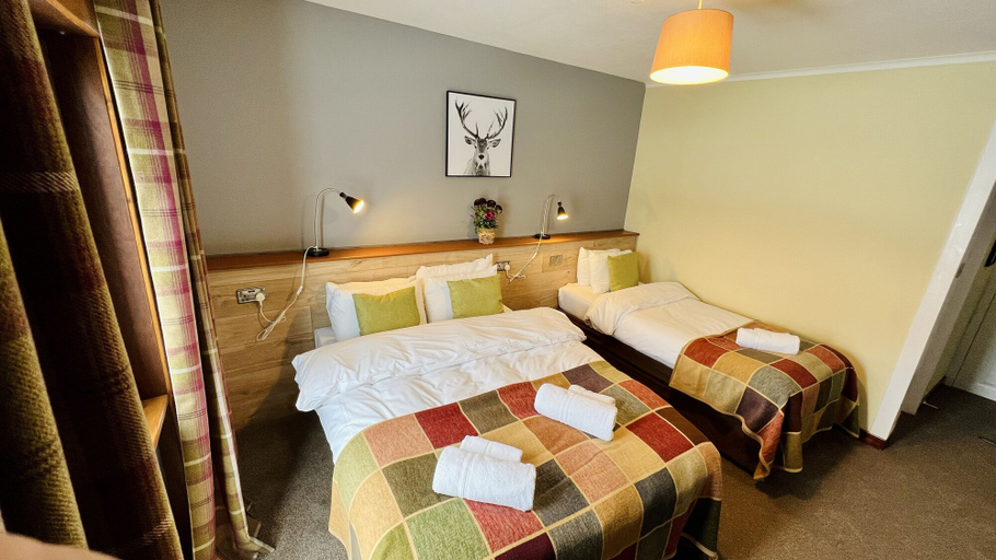 Bedroom 4, Aultguish Inn, Highland