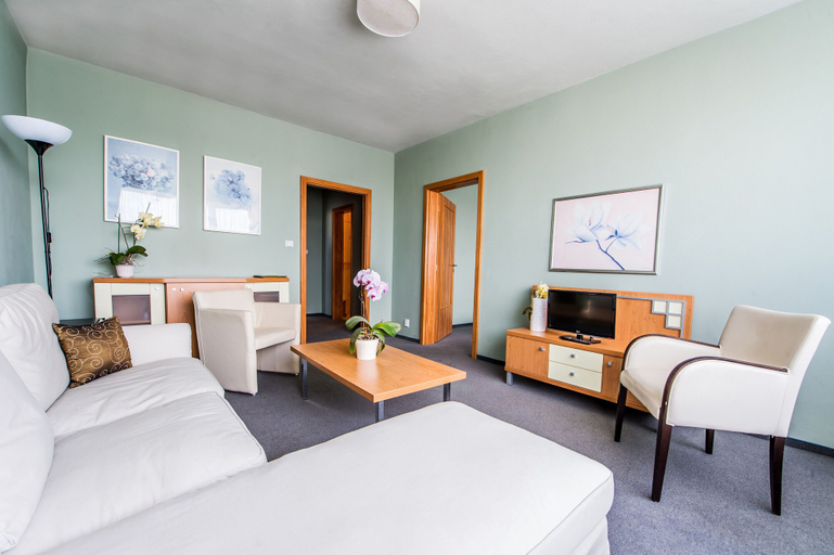 Bedroom 3, Hotel Cascade, Most