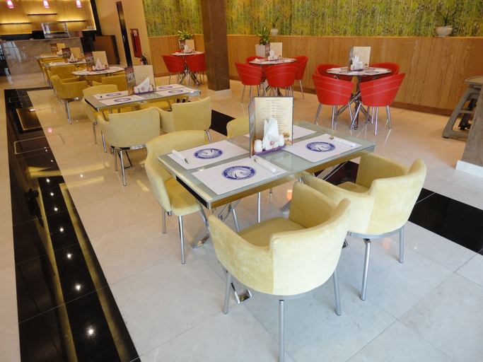 Food & Drinks 5, Al Andalus Plaza Hotel, Manama