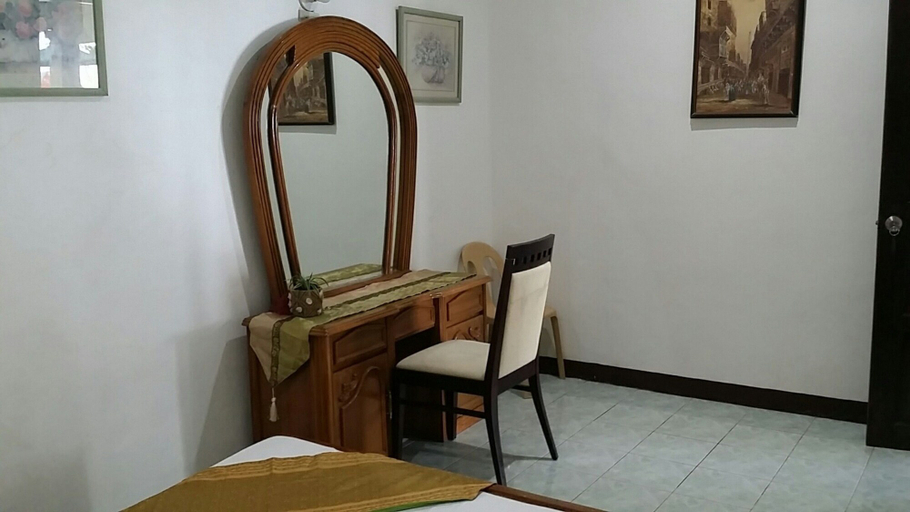 Bedroom 4, Brazaville Beach Resort, Hinoba-An