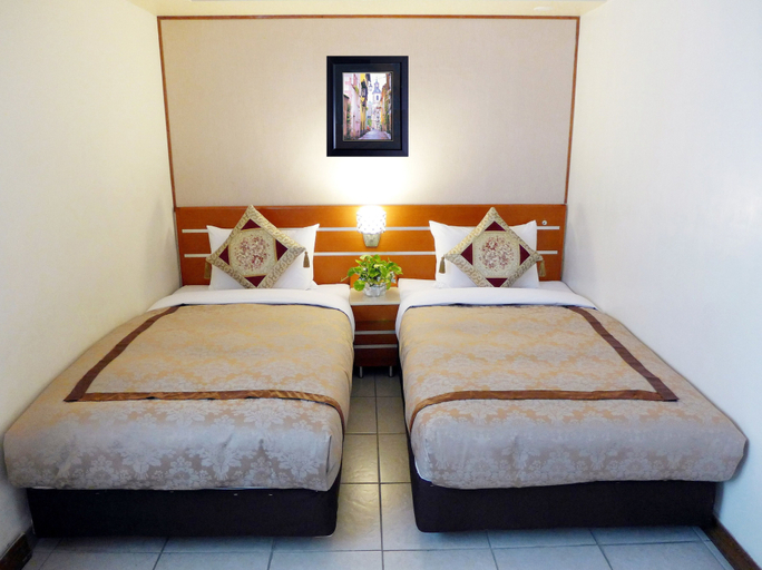 Bedroom 3, Hua Guo Hotel, Keelung