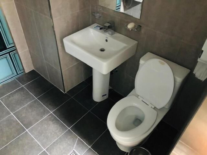 Bathroom 5, Swiss Motel, Jongno