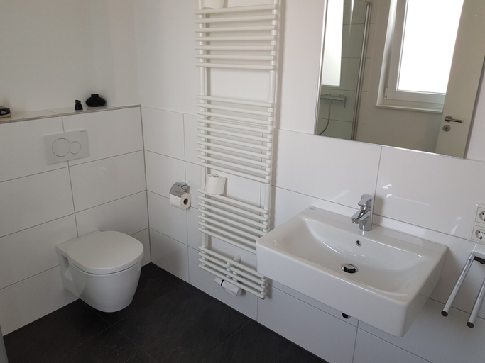 Bathroom 5, Domapartments Aachen City, Städteregion Aachen
