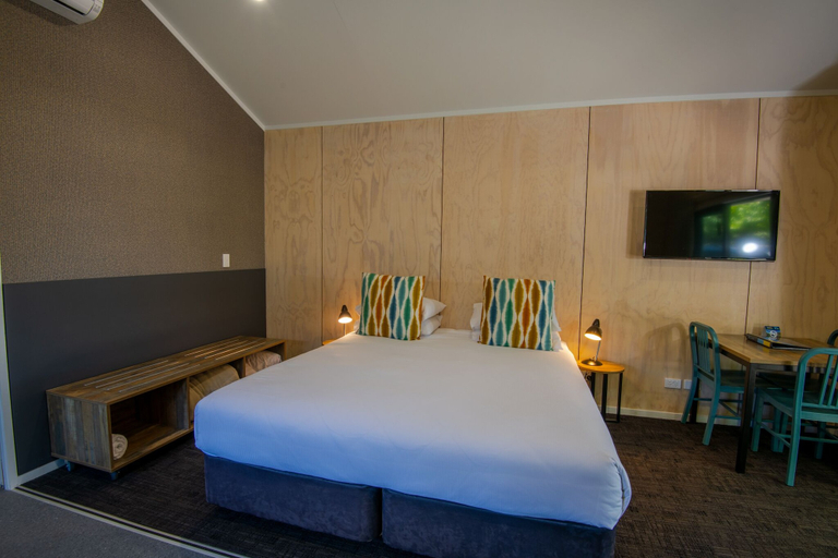 Bedroom 3, Cambridge TOP 10 Holiday Park, Waipa