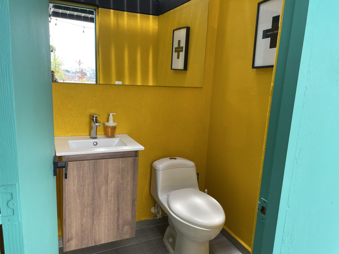 Bathroom 4, HOUSINN co-living Fátima, Medellín