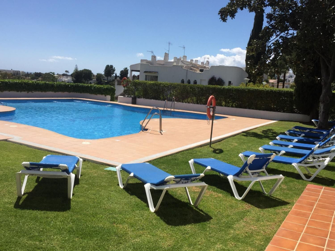 Sport & Beauty 4, Fascinating & Luxurious Mountain & Pool View Apartment in Porto Banús, Málaga