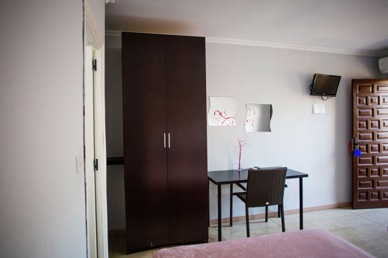 Bedroom 2, Hostal Alba, Alicante