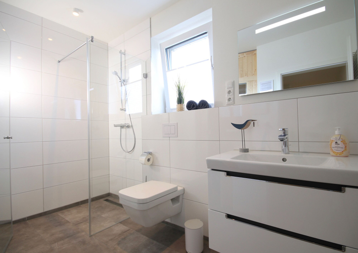 Bathroom 5, Kapitänshaus 4, Ostholstein