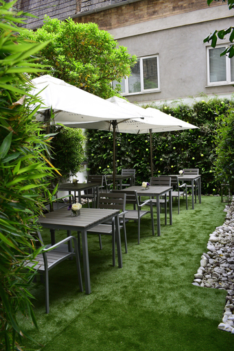 Food & Drinks 5, Roseate House London, London
