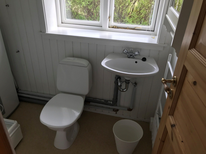 Bathroom 3, Kljá, Helgafellssveit