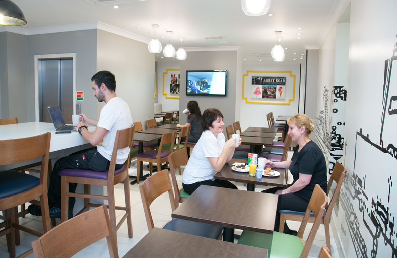 Food & Drinks 5, Comfort Inn Victoria, London