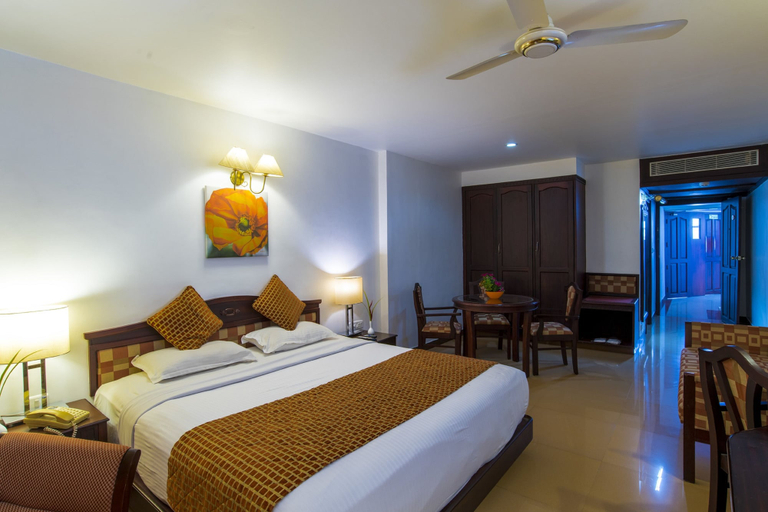 Bedroom 3, Golf View Hotel & Suites, Ernakulam
