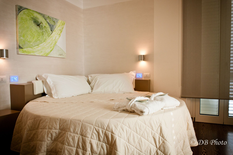 Bedroom 2, Life Hotel, Macerata