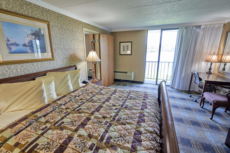 Bedroom 3, Riverview Inn & Suites, Bristol