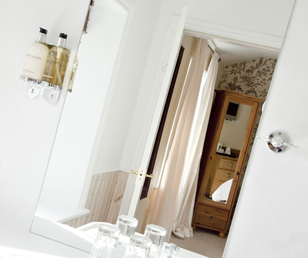 Bathroom 4, The Punch Bowl Inn, North Yorkshire