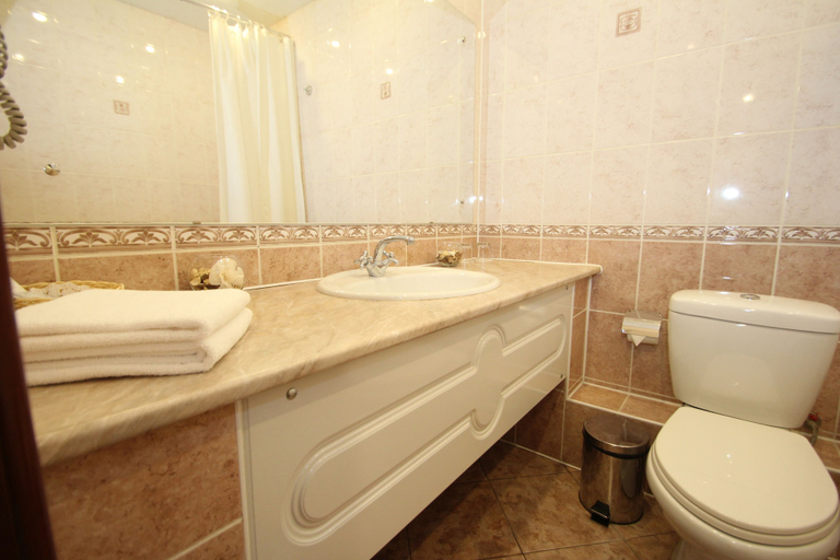Bathroom, Hotel Gulf Stream, Vysokogorskiy rayon
