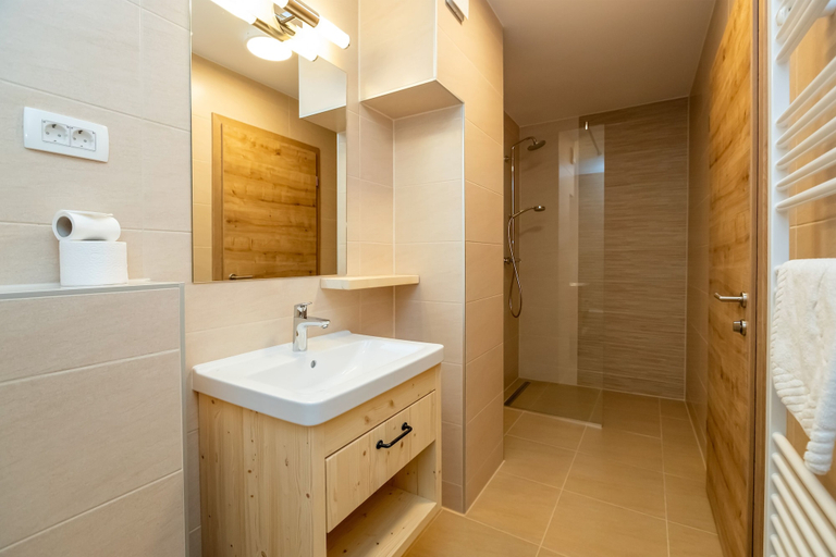 Bathroom 3, Apartments Goldhorn Kingdom, Bohinj