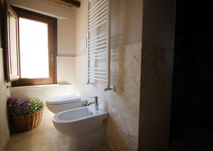 Bathroom 4, Dimora Dell'Erbe Rooms, Siena