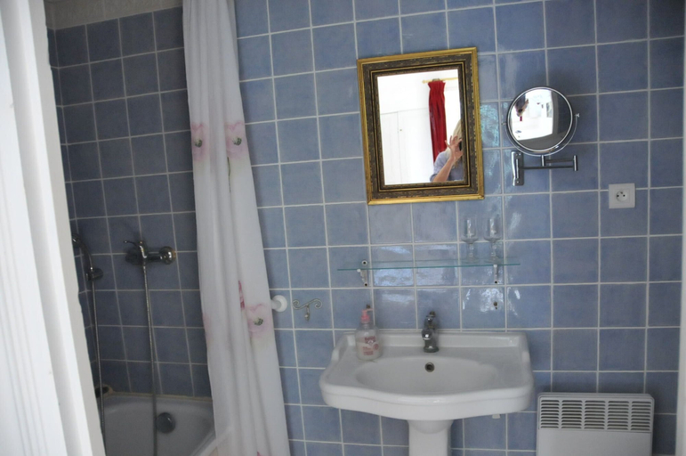 Bathroom 5, Château de la Chaussée, Maine-et-Loire