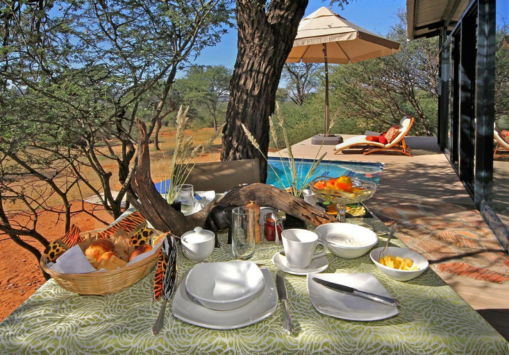 Food & Drinks 4, Otjimbondona Kalahari, Windhoek Rural