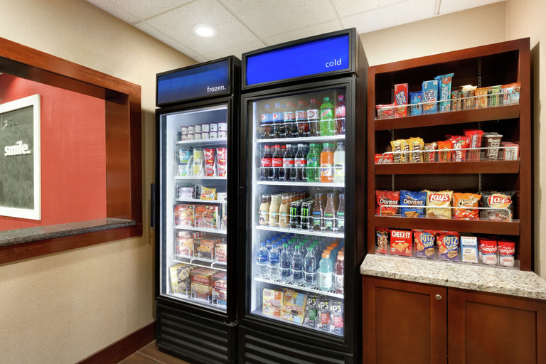 Food & Drinks 5, Hampton Inn Wichita Falls Sikes Senter Mall, Wichita